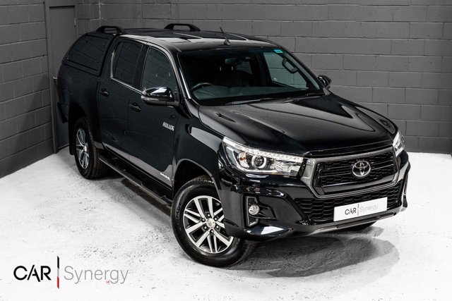 2019 69 Toyota HI-Lux 2.4 INVINCIBLE X 4WD D-4D DCB 147 BHP
