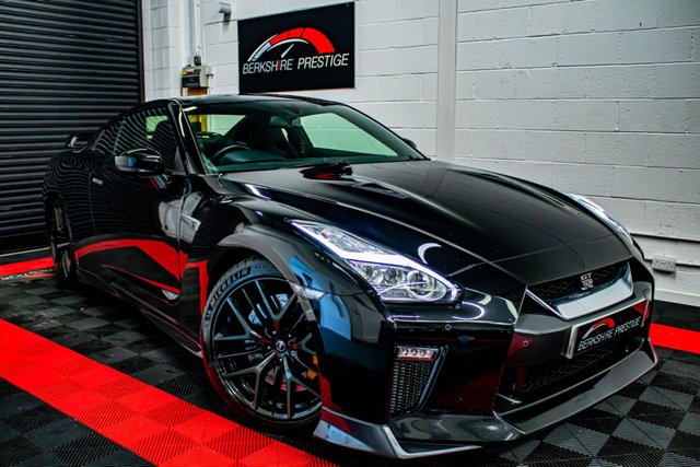 2017 17 Nissan GT-R 3.8 RECARO 2d 562 BHP