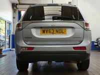 USED 2013 63 MITSUBISHI OUTLANDER 2.3 DI-D GX 4 5d 147 BHP 7 Seats. Leather. Sat Nav. Reversing Camera, Heated Seats, Electric Sunroof, Electric folding mirrors, Bluetooth Audio,