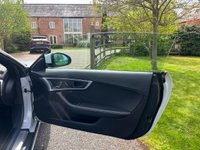 USED 2018 18 JAGUAR F-TYPE 2.0 I4 R-DYNAMIC 2d 296 BHP Low mileage