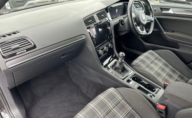 2018 VOLKSWAGEN GOLF - Photo 8