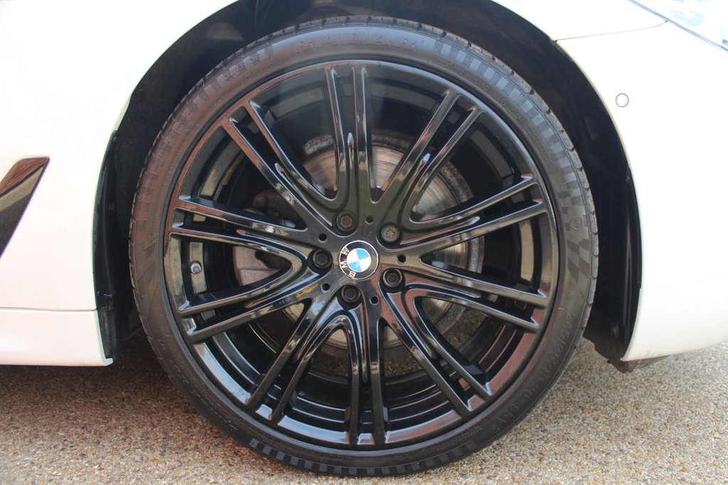 2019 BMW 5 Series 520d M Sport £24,990