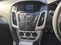 USED 2012 62 FORD FOCUS 1.0 ZETEC 5d 99 BHP LM62ZNN FORD FOCUS 1.0 ZETEC 5d 99 BHP