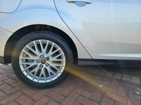 USED 2012 62 FORD FOCUS 1.0 ZETEC 5d 99 BHP LM62ZNN FORD FOCUS 1.0 ZETEC 5d 99 BHP