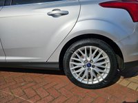 USED 2012 62 FORD FOCUS 1.0 ZETEC 5d 99 BHP LM62ZNN FORD FOCUS 1.0 ZETEC 5d 99 BHP