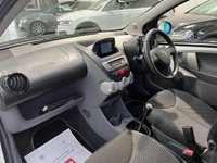USED 2011 61 TOYOTA AYGO 1.0 VVT-i Go Hatchback 5dr Petrol Manual Euro 5 (67 ps) Sat Nav, &pound;20 TAX!, AUX, A/C