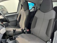 USED 2011 61 TOYOTA AYGO 1.0 VVT-i Go Hatchback 5dr Petrol Manual Euro 5 (67 ps) Sat Nav, &pound;20 TAX!, AUX, A/C