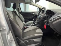 USED 2011 11 FORD FOCUS 1.6 ZETEC 5d 124 BHP Privacy Glass, Bluetooth, AUX