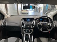 USED 2011 11 FORD FOCUS 1.6 ZETEC 5d 124 BHP Privacy Glass, Bluetooth, AUX