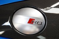 USED 2016 16 AUDI R8 5.2 V10 PLUS QUATTRO 2d 602 BHP FULL AUDI HISTORY, CARBON EXTERIOR PACK, COMFORT & SOUND PACK, B&O STEREO, REAR CAMERA, OVER &pound;30K OF OPTIONS