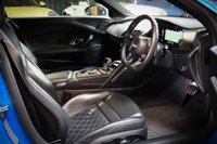 USED 2016 16 AUDI R8 5.2 V10 PLUS QUATTRO 2d 602 BHP FULL AUDI HISTORY, CARBON EXTERIOR PACK, COMFORT & SOUND PACK, B&O STEREO, REAR CAMERA, OVER &pound;30K OF OPTIONS