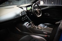 USED 2016 16 AUDI R8 5.2 V10 PLUS QUATTRO 2d 602 BHP FULL AUDI HISTORY, CARBON EXTERIOR PACK, COMFORT & SOUND PACK, B&O STEREO, REAR CAMERA, OVER &pound;30K OF OPTIONS