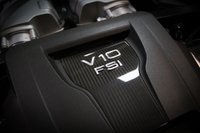 USED 2016 16 AUDI R8 5.2 V10 PLUS QUATTRO 2d 602 BHP FULL AUDI HISTORY, CARBON EXTERIOR PACK, COMFORT & SOUND PACK, B&O STEREO, REAR CAMERA, OVER &pound;30K OF OPTIONS
