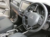 USED 2020 20 MITSUBISHI OUTLANDER 2.0 EXCEED 5d 148 BHP 7 SEATS SAT NAV LEATHER CAMERA 1 OWNER MITSUBISHI WARRANTY TILL JULY 2025