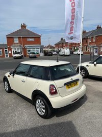 USED 2010 60 MINI HATCH FIRST 1.6 FIRST 3d 75 BHP 