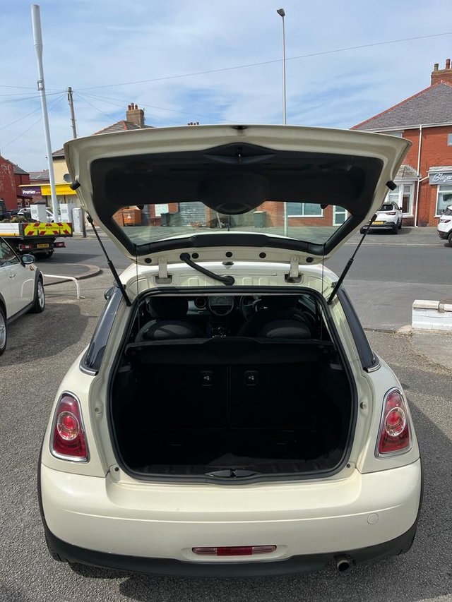 2010 MINI HATCH FIRST - Photo 7
