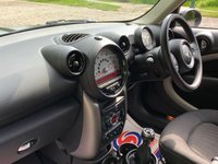 USED 2013 13 MINI COUNTRYMAN 1.6 COOPER 5d 122 BHP 2013 MINI COOPER COUNTRYMAN 1.6 SUV 5DR - VERY LOW MILEAGE - 1 FORMER KEEPER - SERVICE HISTORY - 17 INCH GLOSS BLACK UPGRADE ALLOYS - VERSATILE MPV