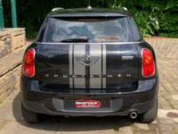 USED 2013 13 MINI COUNTRYMAN 1.6 COOPER 5d 122 BHP 2013 MINI COOPER COUNTRYMAN 1.6 SUV 5DR - VERY LOW MILEAGE - 1 FORMER KEEPER - SERVICE HISTORY - 17 INCH GLOSS BLACK UPGRADE ALLOYS - VERSATILE MPV