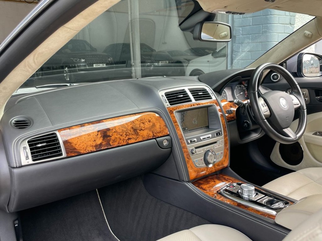 USED 2010 10 JAGUAR XK 5.0 XK PORTFOLIO 2d 385 BHP 