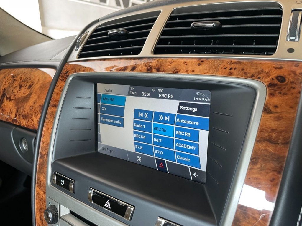 USED 2010 10 JAGUAR XK 5.0 XK PORTFOLIO 2d 385 BHP 