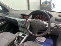 USED 2009 09 VAUXHALL ASTRA 1.6i 16v Club Hatchback 5dr Petrol Manual (155 g/km, 113 bhp) A/C,8Service Stamps,Low Miles!