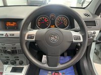 USED 2009 09 VAUXHALL ASTRA 1.6i 16v Club Hatchback 5dr Petrol Manual (155 g/km, 113 bhp) A/C,8Service Stamps,Low Miles!