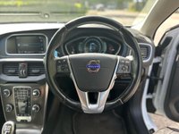 USED 2012 12 VOLVO V40 1.6 D2 SE LUX NAV 5d 113 BHP 