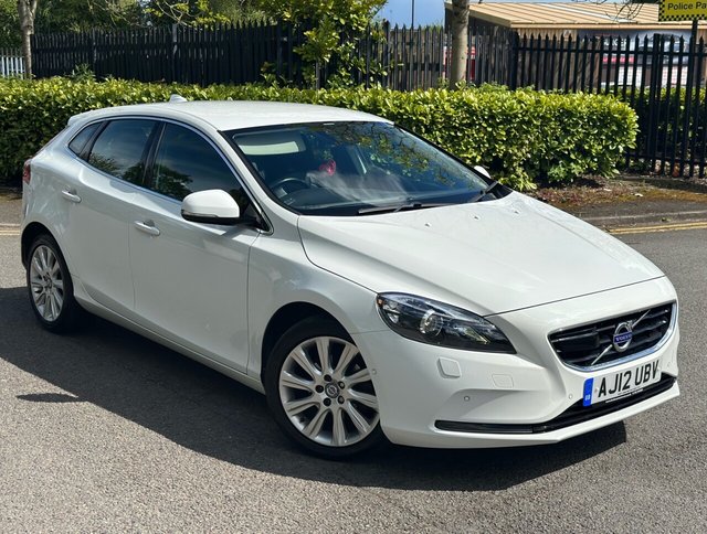 2012 12 Volvo V40 1.6 D2 SE LUX NAV 5d 113 BHP