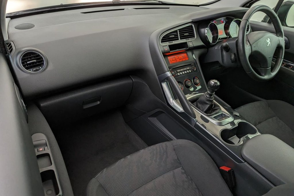USED 2013 13 PEUGEOT 3008 1.6 HDI ACTIVE 5d  