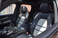 USED 2020 20 PORSCHE CAYENNE 3.0 V6 5d 456 BHP AIR SUSP / PAN ROOF / BOSE