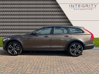 USED 2017 66 VOLVO V90 2.0 D5 POWERPULSE CROSS COUNTRY AWD 5d 231 BHP XENIUM PACK - B&W AUDIO
