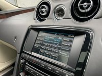 USED 2015 15 JAGUAR XJ 3.0 D V6 PORTFOLIO 4d 275 BHP 