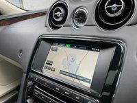 USED 2015 15 JAGUAR XJ 3.0 D V6 PORTFOLIO 4d 275 BHP 