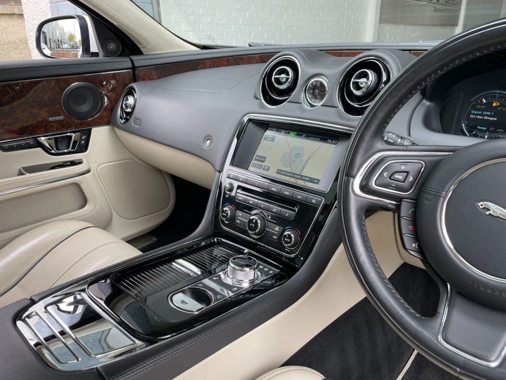 USED 2015 15 JAGUAR XJ 3.0 D V6 PORTFOLIO 4d 275 BHP 