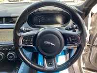 USED 2018 18 JAGUAR E-PACE 2.0 P300 R-DYNAMIC SE AWD AUTO 5d 300PS AWD