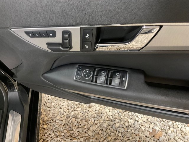 2010 MERCEDES-BENZ E-CLASS (2010) - Photo 11