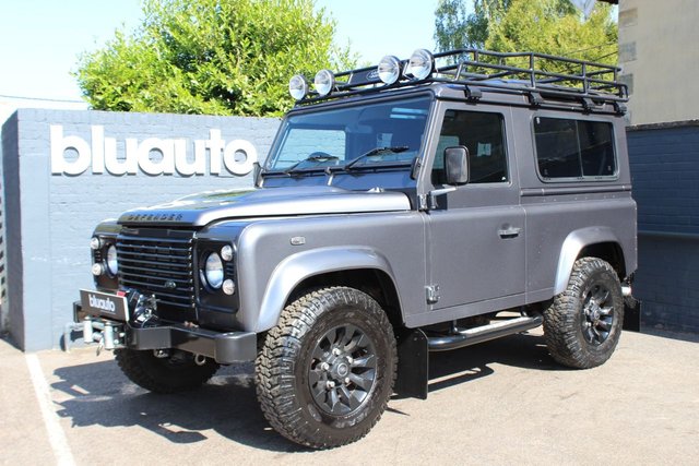 2015 15 Land Rover Defender 2.2 TD COUNTY STATION WAGON 3d 122 BHP