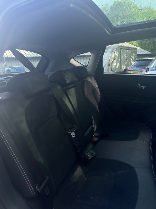 View our NISSAN QASHQAI