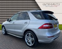 USED 2015 15 MERCEDES-BENZ M-CLASS 3.0 ML350 BLUETEC AMG LINE PREMIUM 5d 255 BHP MASSIVE &pound;10520 IN FACTORY OPTIONS - INCLUDING REAR SEAT ENTERTAINMENT SYSTEM - 21" AMG ALLOY UPGRADE - PANORAMIC SUNROOF - AIRMATIC SUSPENSION - RETRACTABLE TOWBAR - PREMIUM PACKAGE