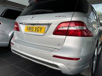 USED 2015 15 MERCEDES-BENZ M-CLASS 3.0 ML350 BLUETEC AMG LINE PREMIUM 5d 255 BHP MASSIVE &pound;10520 IN FACTORY OPTIONS - INCLUDING REAR SEAT ENTERTAINMENT SYSTEM - 21" AMG ALLOY UPGRADE - PANORAMIC SUNROOF - AIRMATIC SUSPENSION - RETRACTABLE TOWBAR - PREMIUM PACKAGE