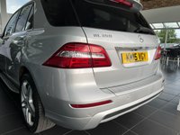 USED 2015 15 MERCEDES-BENZ M-CLASS 3.0 ML350 BLUETEC AMG LINE PREMIUM 5d 255 BHP MASSIVE &pound;10520 IN FACTORY OPTIONS - INCLUDING REAR SEAT ENTERTAINMENT SYSTEM - 21" AMG ALLOY UPGRADE - PANORAMIC SUNROOF - AIRMATIC SUSPENSION - RETRACTABLE TOWBAR - PREMIUM PACKAGE