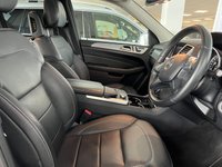 USED 2015 15 MERCEDES-BENZ M-CLASS 3.0 ML350 BLUETEC AMG LINE PREMIUM 5d 255 BHP MASSIVE &pound;10520 IN FACTORY OPTIONS - INCLUDING REAR SEAT ENTERTAINMENT SYSTEM - 21" AMG ALLOY UPGRADE - PANORAMIC SUNROOF - AIRMATIC SUSPENSION - RETRACTABLE TOWBAR - PREMIUM PACKAGE