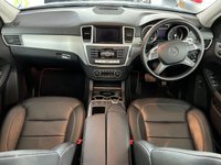 USED 2015 15 MERCEDES-BENZ M-CLASS 3.0 ML350 BLUETEC AMG LINE PREMIUM 5d 255 BHP MASSIVE &pound;10520 IN FACTORY OPTIONS - INCLUDING REAR SEAT ENTERTAINMENT SYSTEM - 21" AMG ALLOY UPGRADE - PANORAMIC SUNROOF - AIRMATIC SUSPENSION - RETRACTABLE TOWBAR - PREMIUM PACKAGE