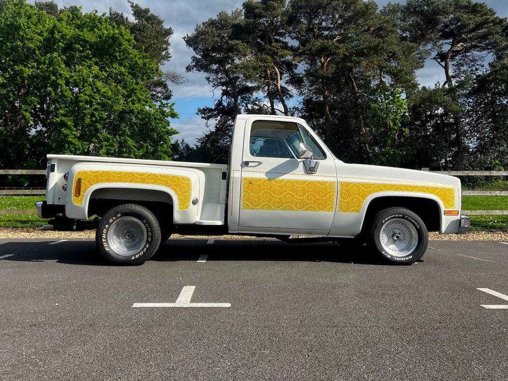 USED 1975 CHEVROLET C10 Custom Stepside Truck // 5700cc V8 350ci // px swap 