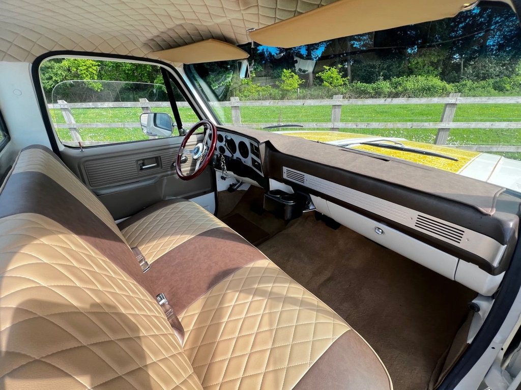 USED 1975 CHEVROLET C10 Custom Stepside Truck // 5700cc V8 350ci // px swap 