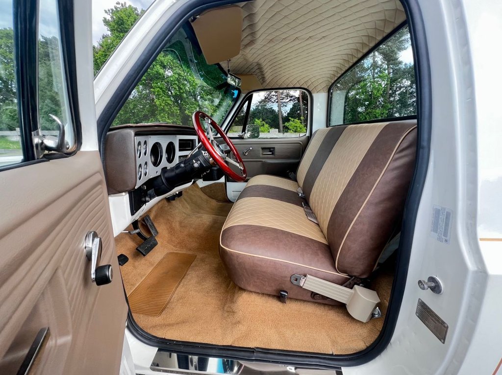 USED 1975 CHEVROLET C10 Custom Stepside Truck // 5700cc V8 350ci // px swap 