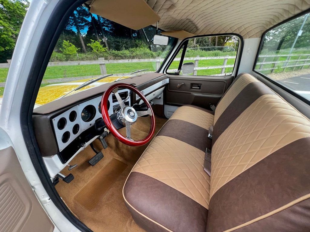 USED 1975 CHEVROLET C10 Custom Stepside Truck // 5700cc V8 350ci // px swap 