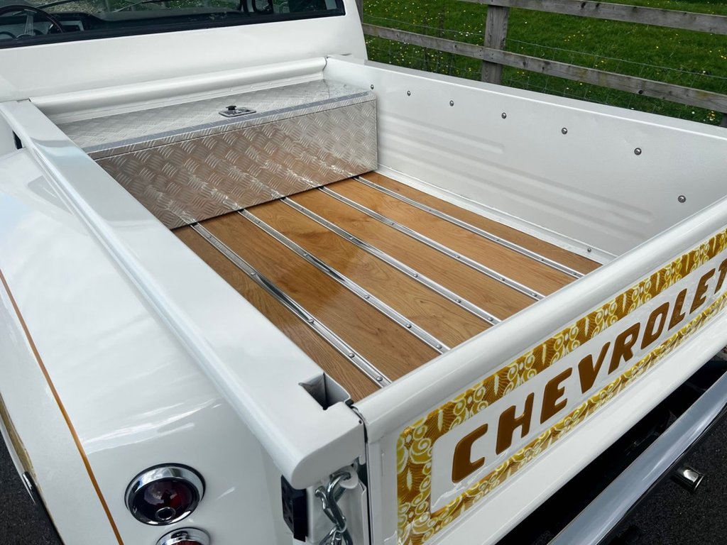 USED 1975 CHEVROLET C10 Custom Stepside Truck // 5700cc V8 350ci // px swap 