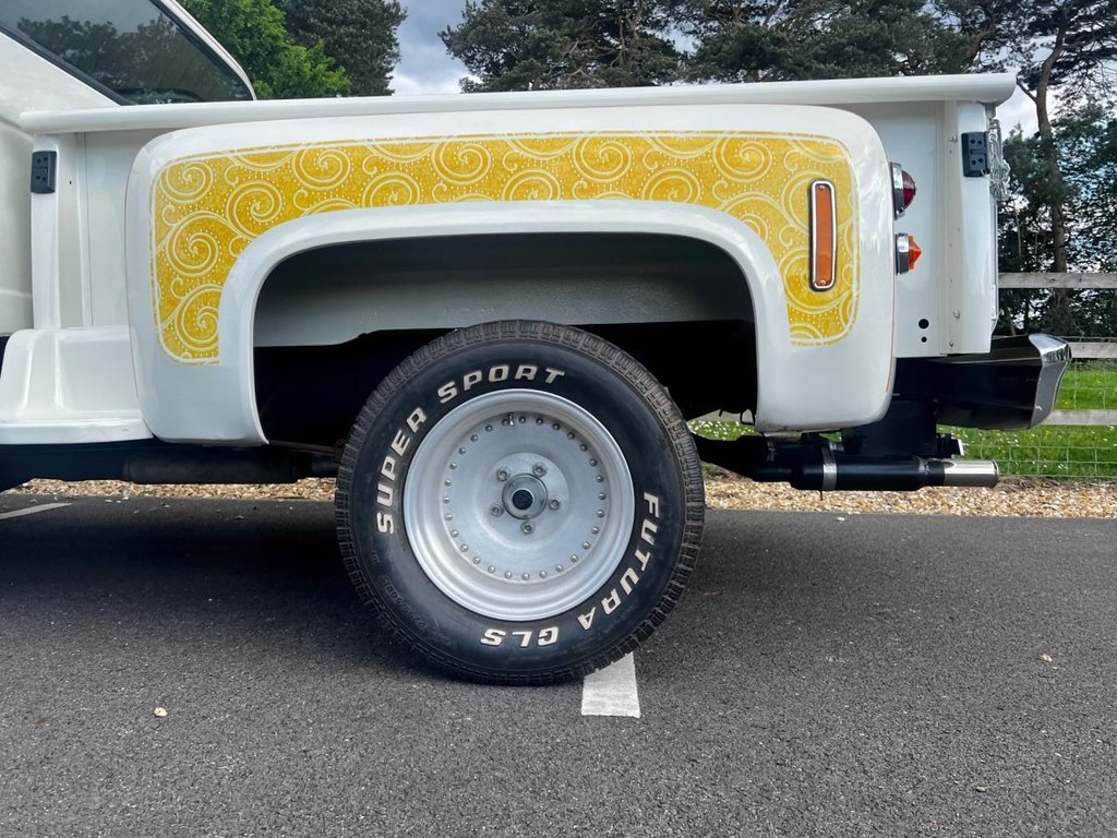 USED 1975 CHEVROLET C10 Custom Stepside Truck // 5700cc V8 350ci // px swap 