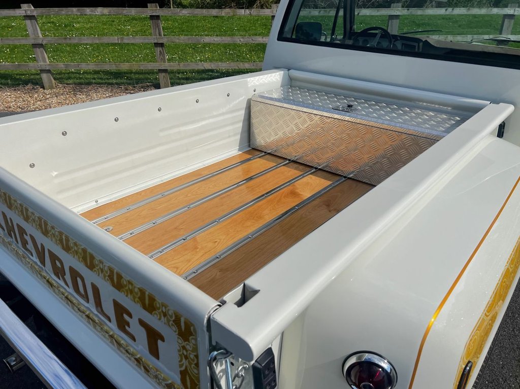 USED 1975 CHEVROLET C10 Custom Stepside Truck // 5700cc V8 350ci // px swap 